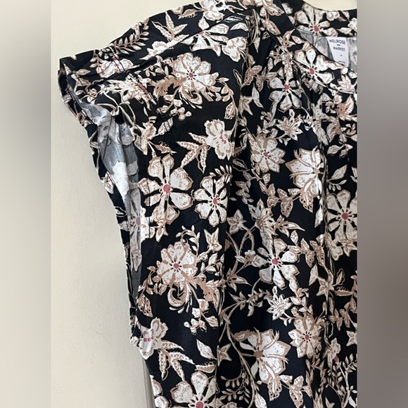 Melrose & Market Floral Black and Cream Women's Designer Blouse Size Medium - Picture 13 of 16